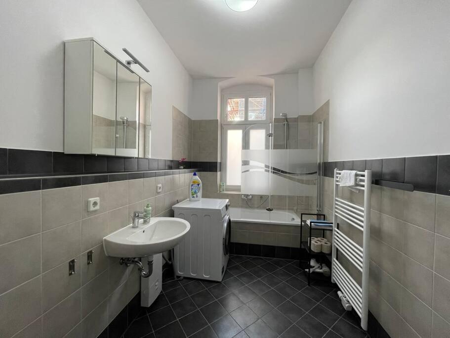 Lucky Stays Ls01 - Vollausstattung - Zentrum - Aufzug - Grosse Kueche - 2 Zimmer - Smart-Tv Magdeburgo Esterno foto